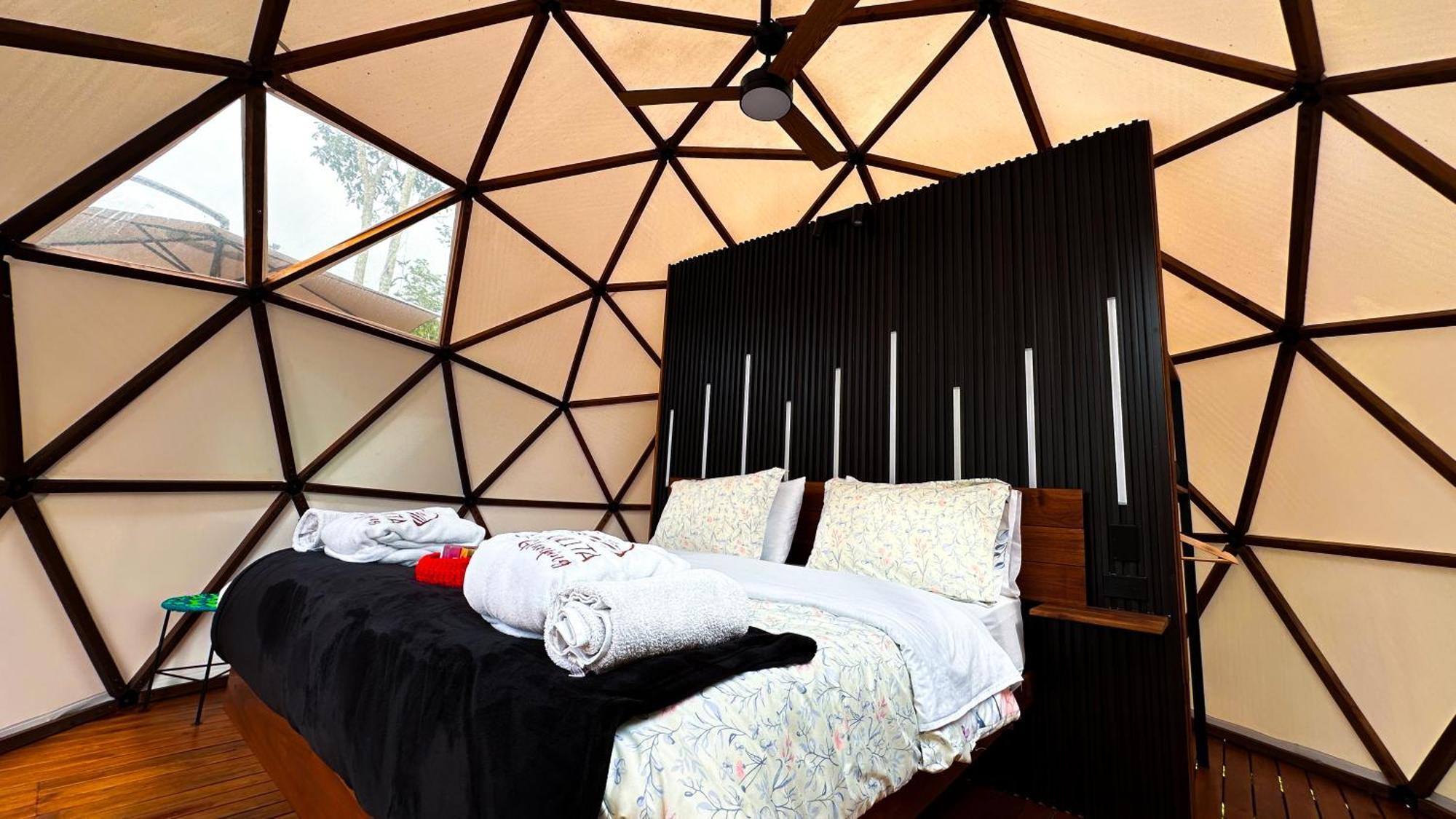 הוילה לה מסה La Julita Glamping מראה חיצוני תמונה